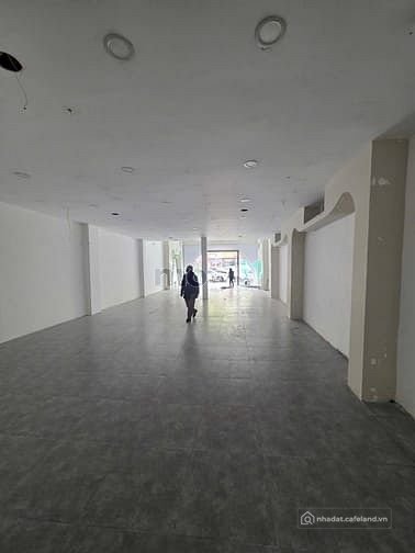 Nhà phố: Cho thuê nhà mặt phố Xã Đàn, DT 140m2x2 tầng, MT 7m, giá 150tr