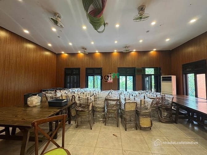 Nhà phố: Cho thuê nhà mặt phố Nguyễn Đình Chiểu, DT 200m2x3t, MT 10m, Giá 160tr