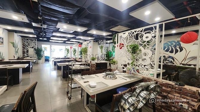 Nhà phố: Cho thuê nhà mặt phố Giảng Võ, DT 256m2, MT 11m, giá 220tr