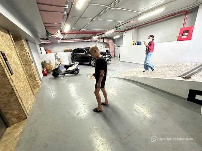 Nhà phố: Cho thuê nhà mặt phố Trần Khát Chân, DT 200m2x2t+ hầm, MT 8m nở hậu
