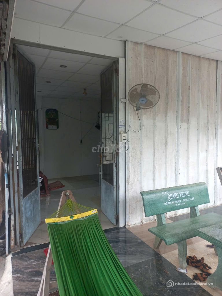 Biệt thự: Cho thuê nhà và đất Đối diện Trạm Y tế Xã Hưng Long Bình Chánh