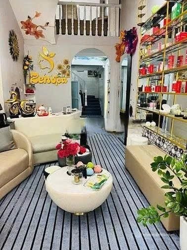 Cho thuê nhà riêng: Cho thuê Nhà Mặt Phố Trần Đăng Ninh - Cầu Giấy 50M² 5 Tầng T