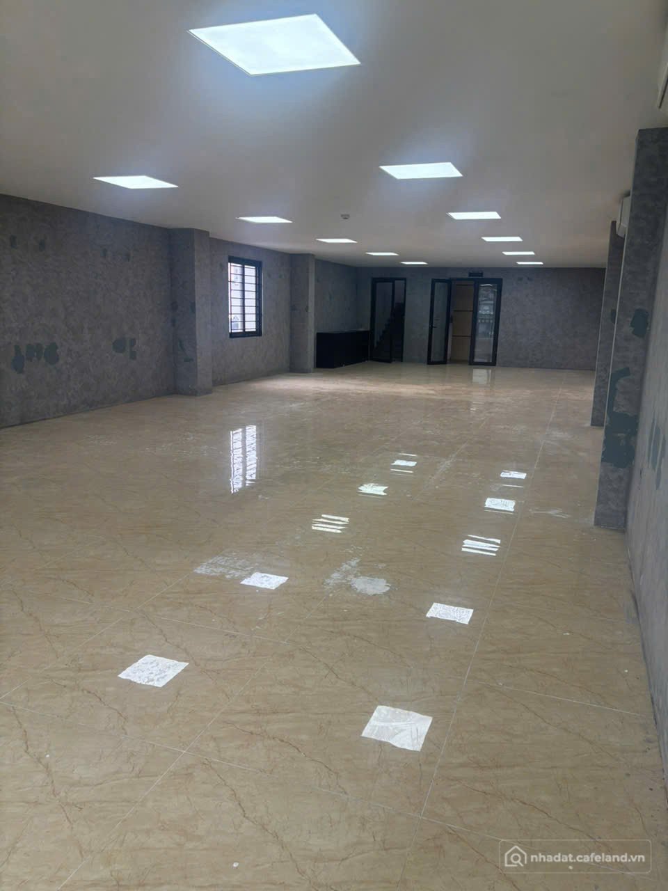 Cho thuê văn phòng: CHO THUÊ VĂN PHÒNG MẶT PHỐ THUỴ KHUÊ- TÂY HỒ/180m2