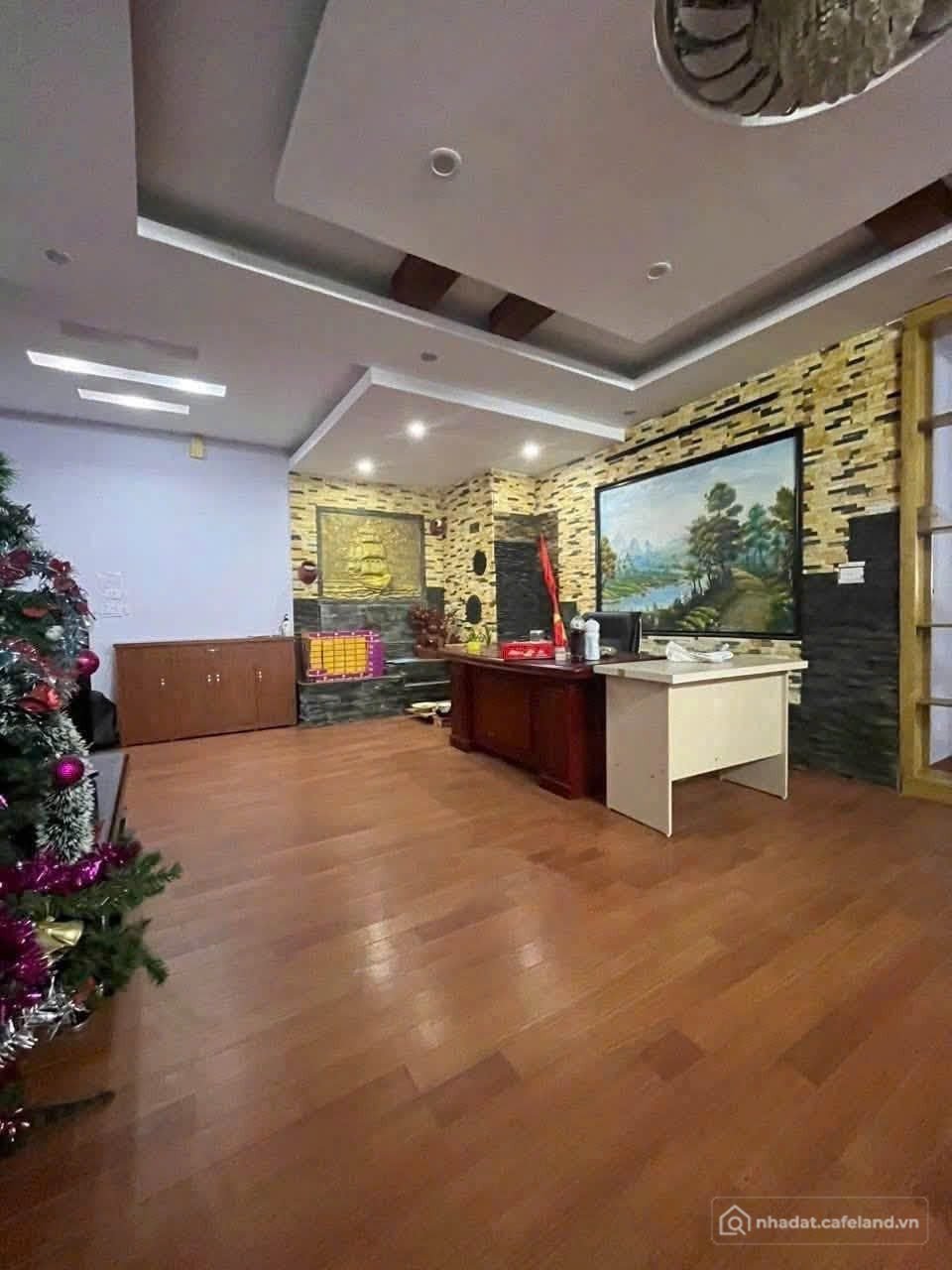 Cho thuê nhà riêng: Cho thuê Nhà Mặt Phố Hoàng Sâm - Cầu Giấy 53M² 4 Tầng 4 Ngủ
