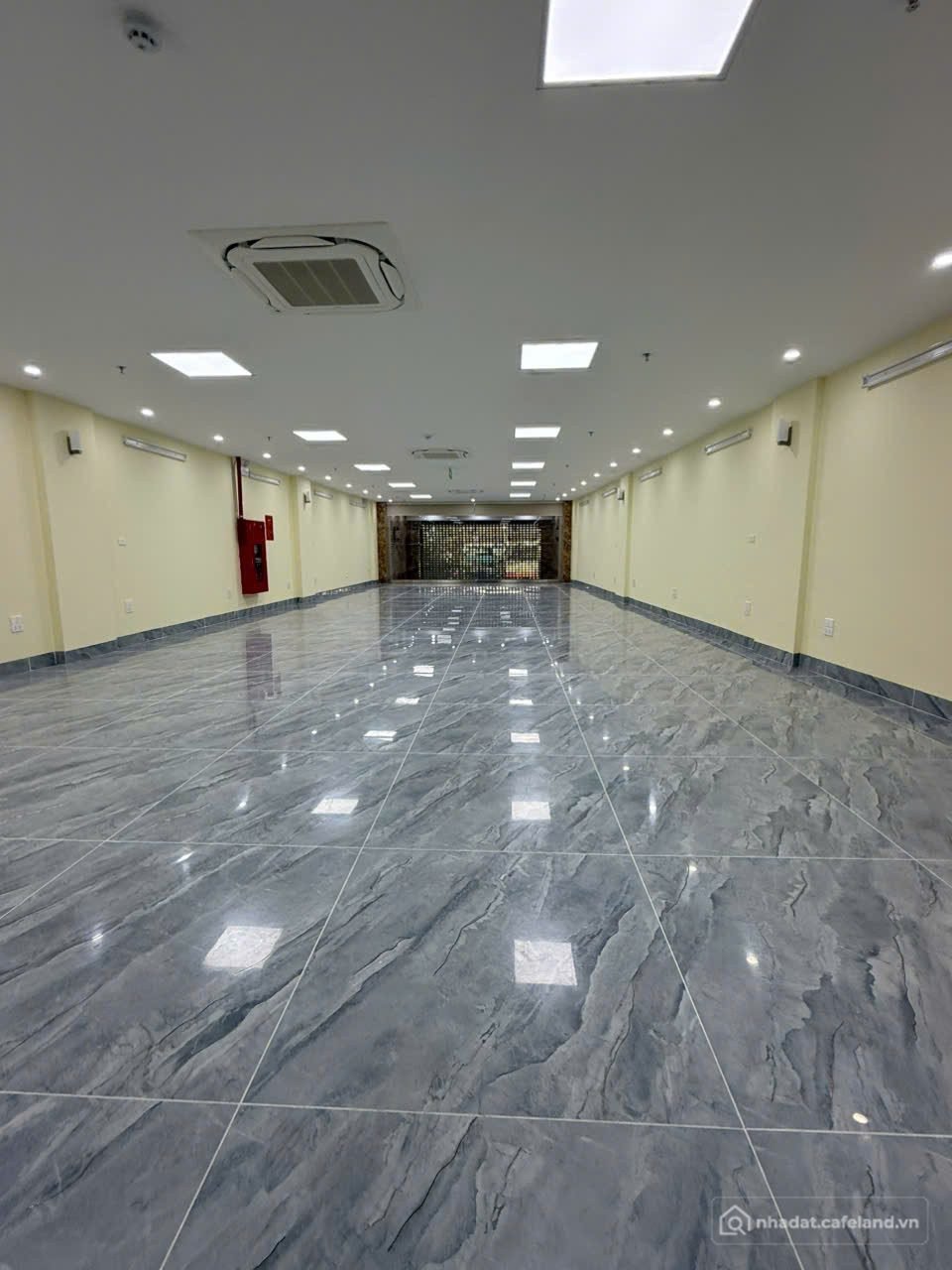 Cho thuê văn phòng: CHO THUÊ VĂN PHÒNG MẶT PHỐ ĐẠI LA/260m2/55tr