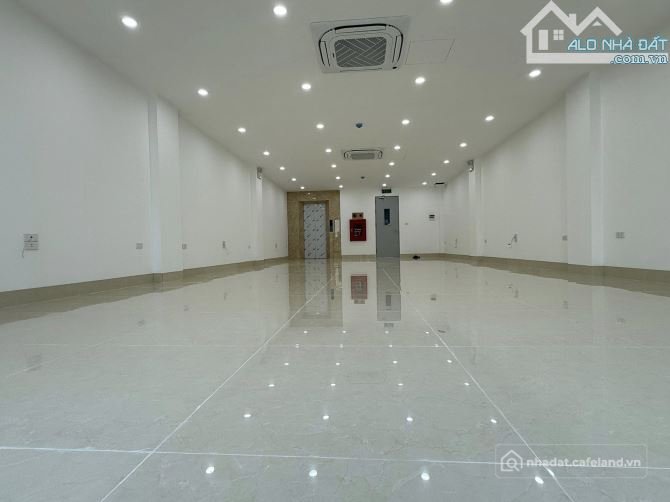 Bán căn hộ Mini, Dịch vụ: TOÀ NHÀ VĂN PHÒNG 9 TẦNG, THANG MÁY, MẶT TIỀN 19M, KIN