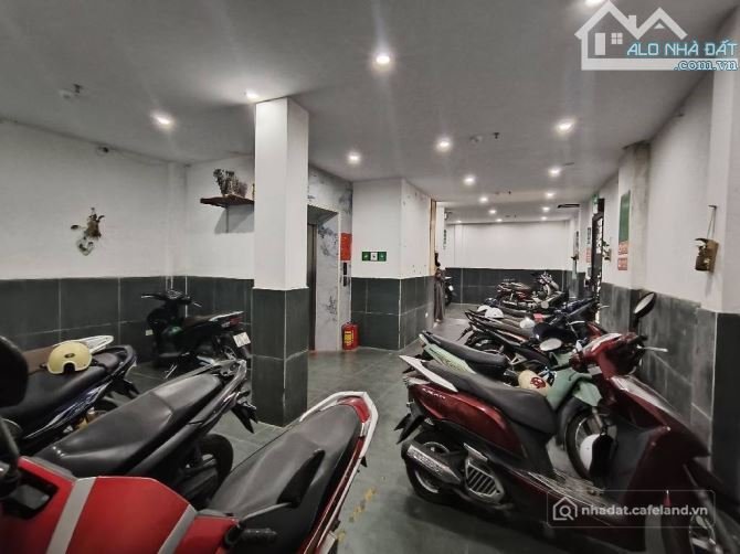 Bán căn hộ Mini, Dịch vụ: CCMN Kim giang ngay sát Linh đàm 104m 8t 24Phòng,1 mặt