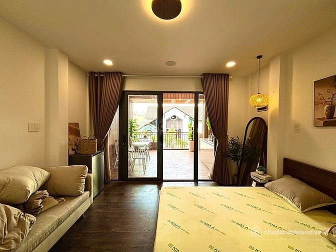 Cho thuê nhà hàng - Khách sạn: Nhà hàng - Khách sạn: Studio Ban Công Full Nội Th