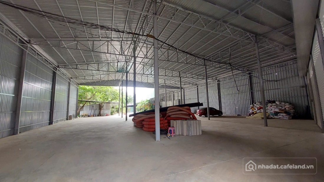 Cho thuê nhà riêng: Cho thuê nhà riêng: Cho thuê Nhà riêng 1500m2 giá 90 triệu t