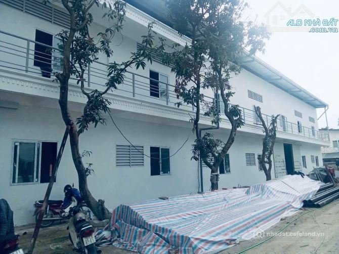Cho thuê mặt bằng: Cho thuê đất: Cho thuê xưởng 2 tầng ( 1800m2) trong ccn lại y