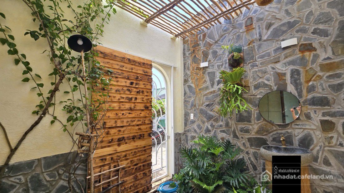 Bán nhà hàng - Khách sạn: Bán nhà hàng - Khách sạn: Bán homestay gần biển Phan T