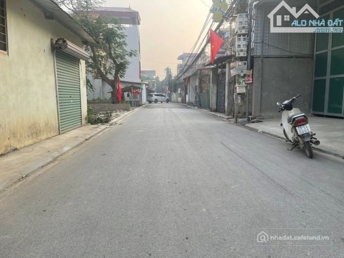 Cho thuê mặt bằng: Cho thuê mặt bằng: Cho thuê đất: Cho thuê 250m2 kho mới dựng