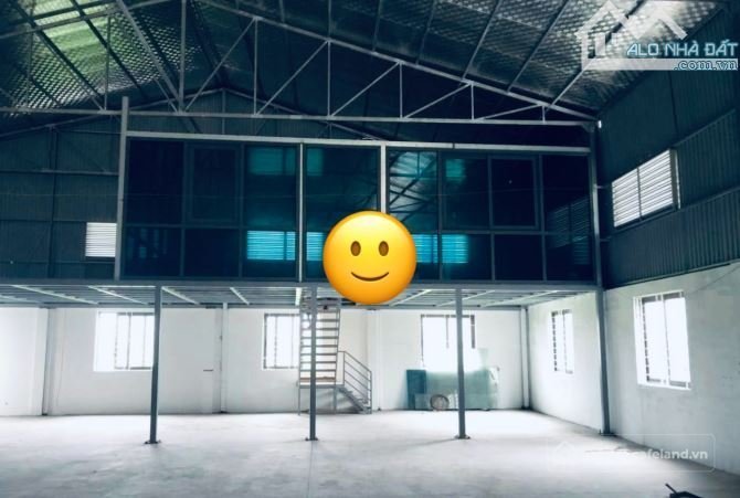 Cho thuê mặt bằng: Cho thuê mặt bằng: Cho thuê đất: Cho thuê 550m2 sẵn vp tại Li