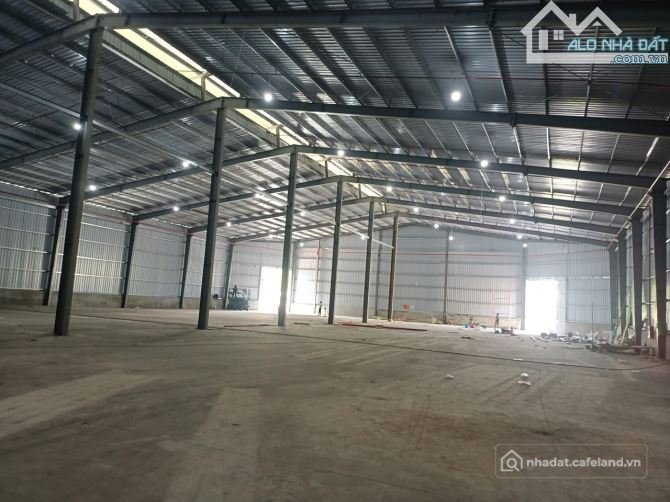 Cho thuê mặt bằng: Cho thuê mặt bằng: Cho thuê đất: Cho thuê 2500m2 nhà xưởng mớ