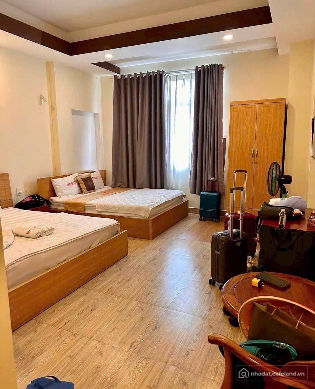 Bán nhà hàng - Khách sạn: Bán nhà hàng - Khách sạn: Bán Khách sạn 166m2 có sẵn t