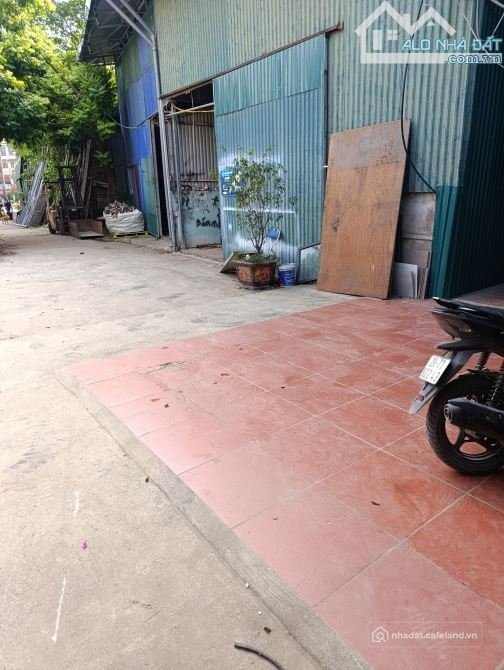 Cho thuê mặt bằng: Cho thuê mặt bằng: Cho thuê đất: Cho thuê KHO XƯỞNG 100m,200m