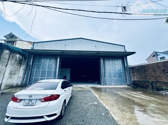 Cho thuê mặt bằng: Cho thuê mặt bằng: Cho thuê đất: Cho thuê 1500m2 xưởng mặt đư