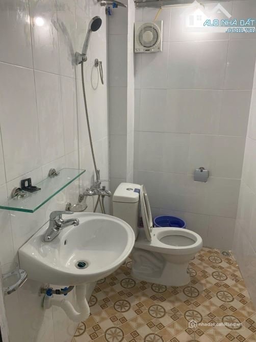 Cho thuê mặt bằng: Cho thuê mặt bằng: Cho thuê đất: Cho thuê KHO XƯỞNG MỚI 125m+