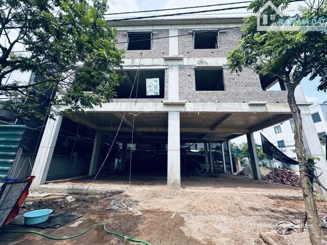 Cho thuê mặt bằng: Cho thuê mặt bằng: Cho thuê đất: Cho thuê 750m2 có PCCC tự độ