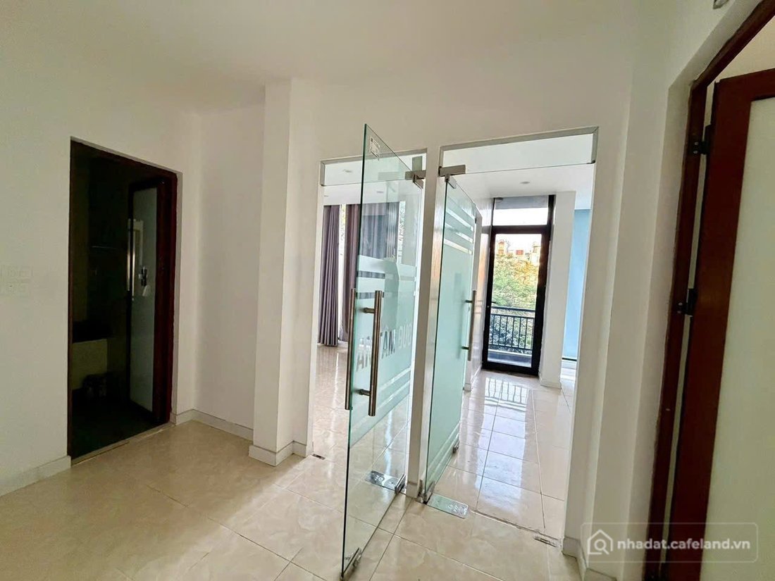 Cho thuê nhà riêng: Cho thuê nhà riêng: Cho thuê nhà riêng: Cho thuê nhà mặt phố