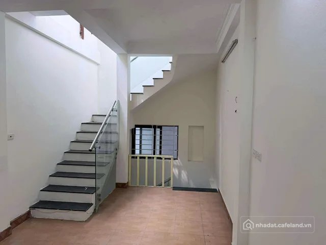 Cho thuê nhà riêng: Cho thuê Ngõ 243 Đường Trung Văn - Nam Từ Liêm 36M² 4 Tầng 3
