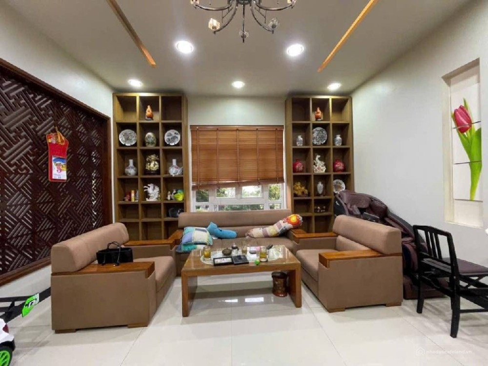 BIỆT THỰ MINI ĐẸP NHẤT KHU VỰC Bà Điểm- NGANG KHỦNG 10M ngay trục phan văn hớn