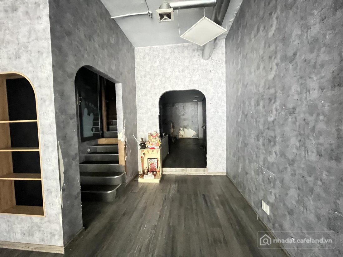 Nhà riêng: Cho thuê nhà mặtCho thuê nhà mặt tiền đường lớn 774 Trần Hưng Đạo, gầ