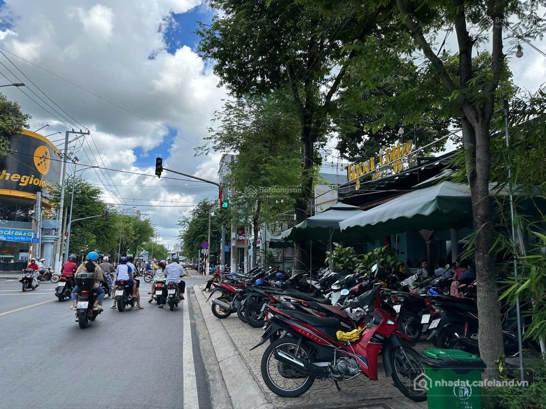 Nhà riêng: Cho thuê nhà mặt tiền đường 17 mét, sát ngay ngã tư lê lợi - nguyễn t