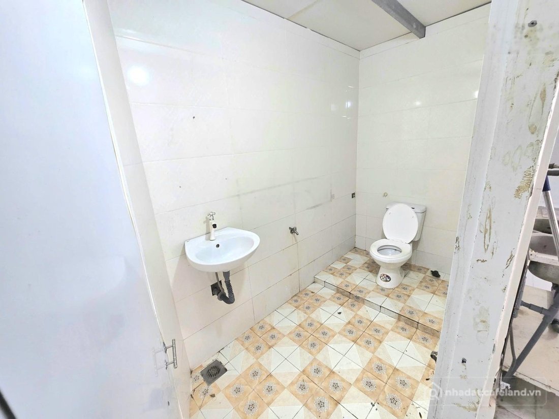 Nhà riêng: Cho thuê nhà mặt phố tại Tôn Đức Thắng, 10 triệu, 165m2, chính chủ ho