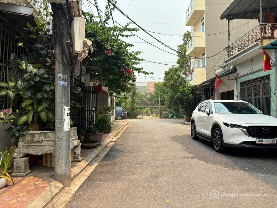 Nhà riêng: Căn nhà hiếm, vừa ở vừa kinh doanh, đường lớn, xe tảu ra vào, chốt nh