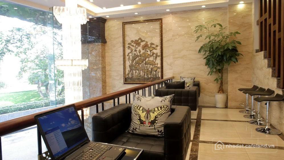 Bán nhà hàng - Khách sạn: Bán khách sạn Ba Đình 12 tầng view hồ Trúc Bạch - 56 p