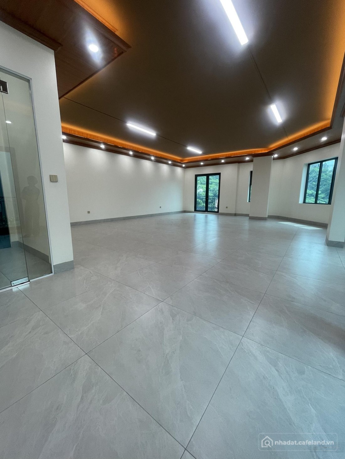 Văn phòng: Cho thuê văn phòng khu Võ Cường sàn trống, diện tích rộng 135m2 giá 1