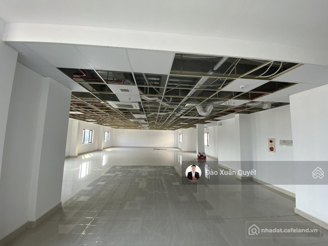 Văn phòng: Văn phòng cho thuê trung tâm thành phố 150m2 hoạt động ngay. Giá chỉ