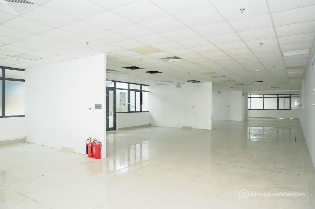 Văn phòng: Cho thuê văn phòng tại số 97 Bạch Đằng, 22 triệu, 123m2