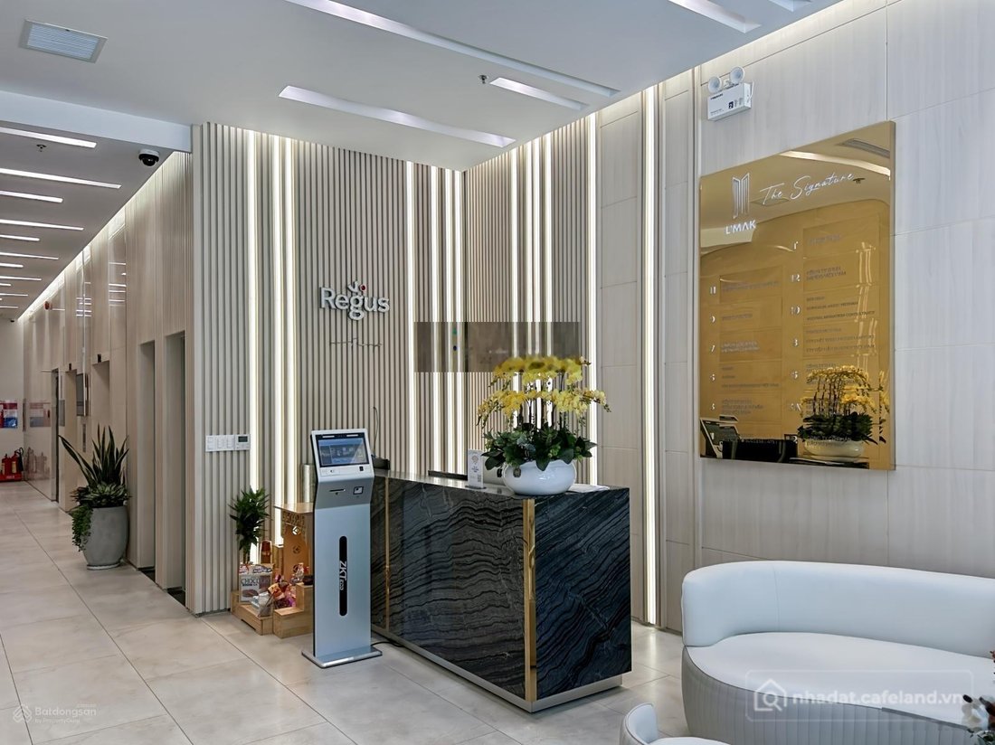 Văn phòng: Cho thuê không gian làm việc chung tại Regus LMak - bàn làm việc linh