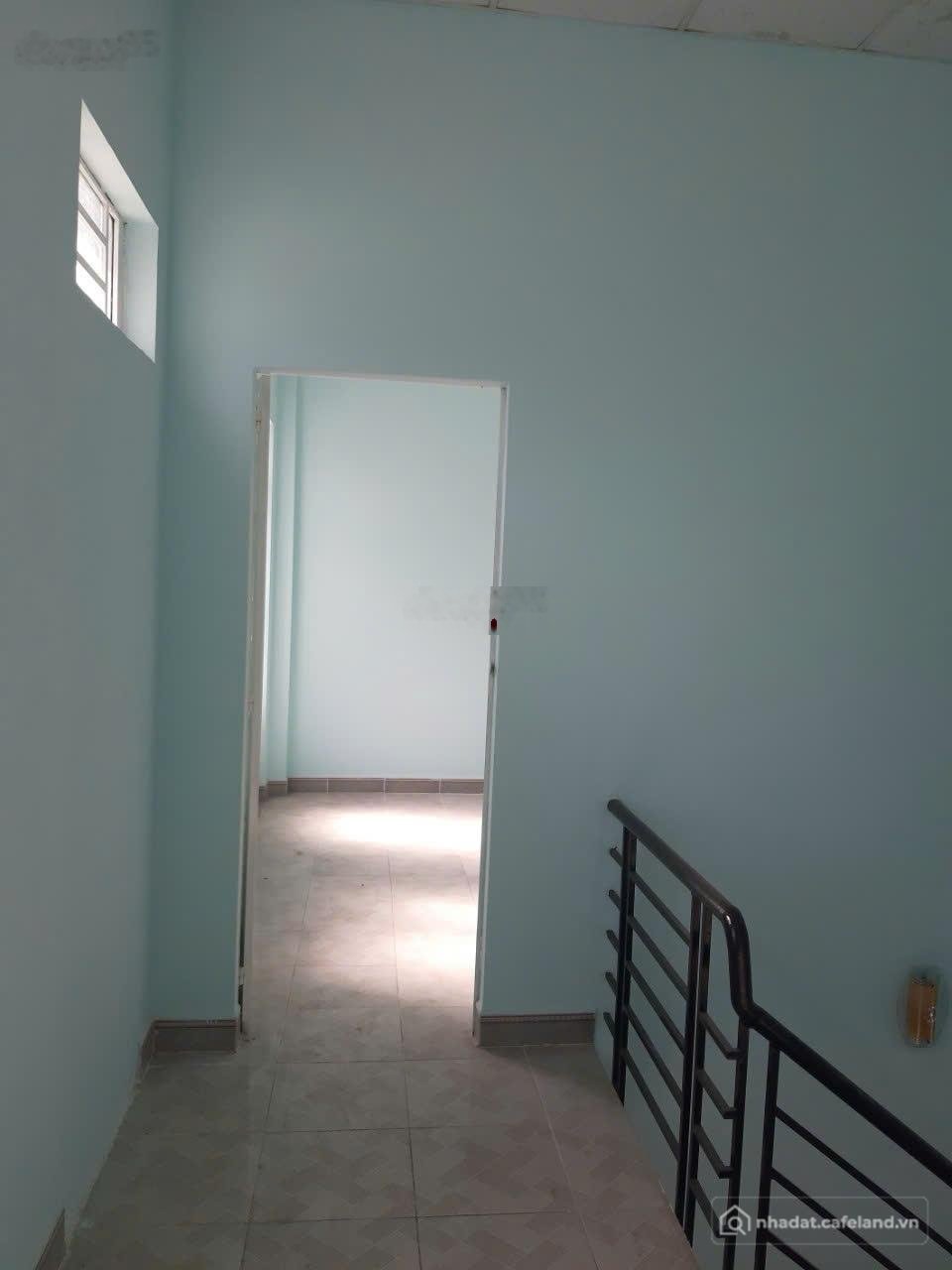 Nhà riêng: Nhà cho thuê nguyên căn một trệt và 1 lầu