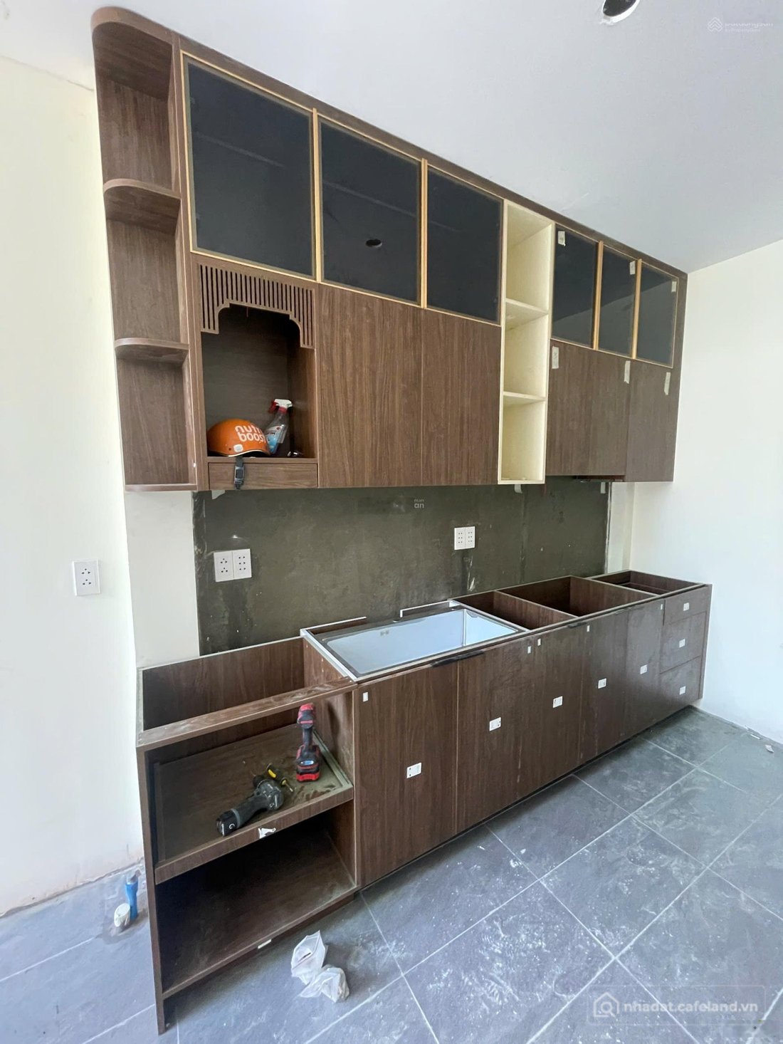 Nhà riêng: Cho thuê nhà nguyên căn mới 75mv, 2 p.ngủ, 2wc có tbvs, có tủ bếp trê