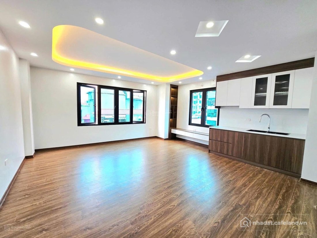 Nhà riêng: Cho thuê nhà Nguỵ Như Kon Tum - Lê Văn Thiêm: 60m2 4 tầng, nhà mới, c