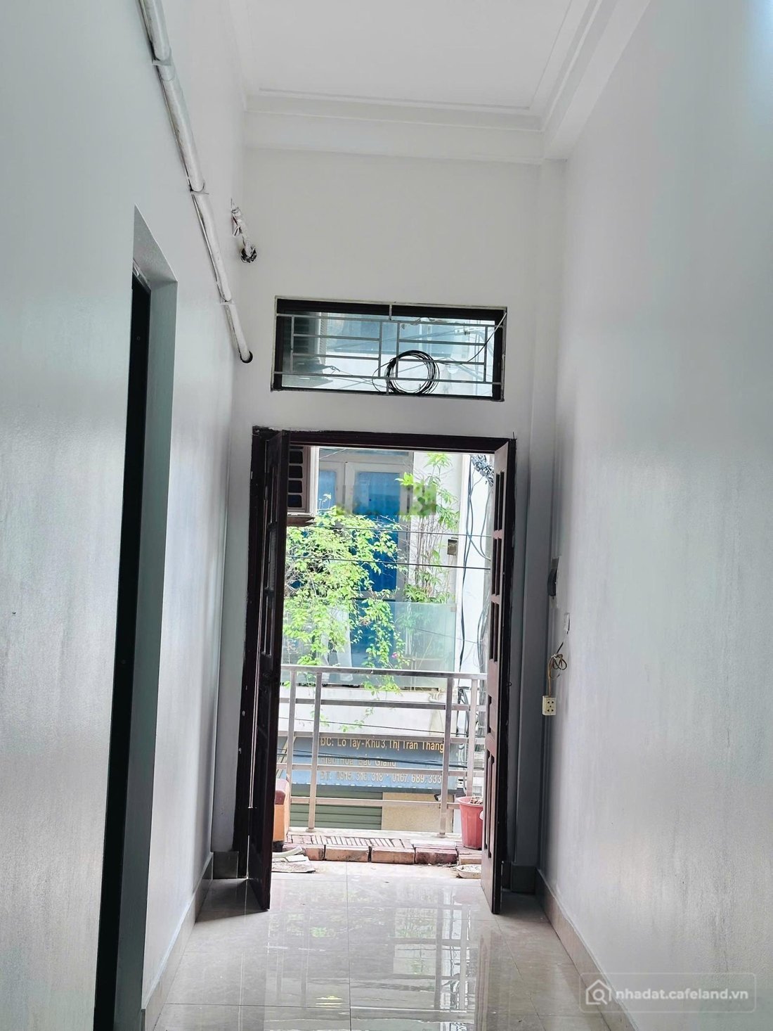 Nhà riêng: CC cho thuê nhà LK 2.5 tầng 4 phòng ngủ, khu phố sầm uất tại Hiệp Hòa
