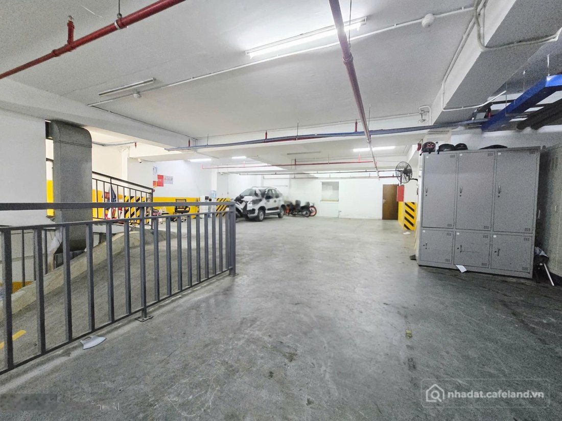 Nhà riêng: Building cho thuê Nguyễn Văn Trỗi, P. Cầu Kiệu. DTSD: 1.750m2. 2 hầm