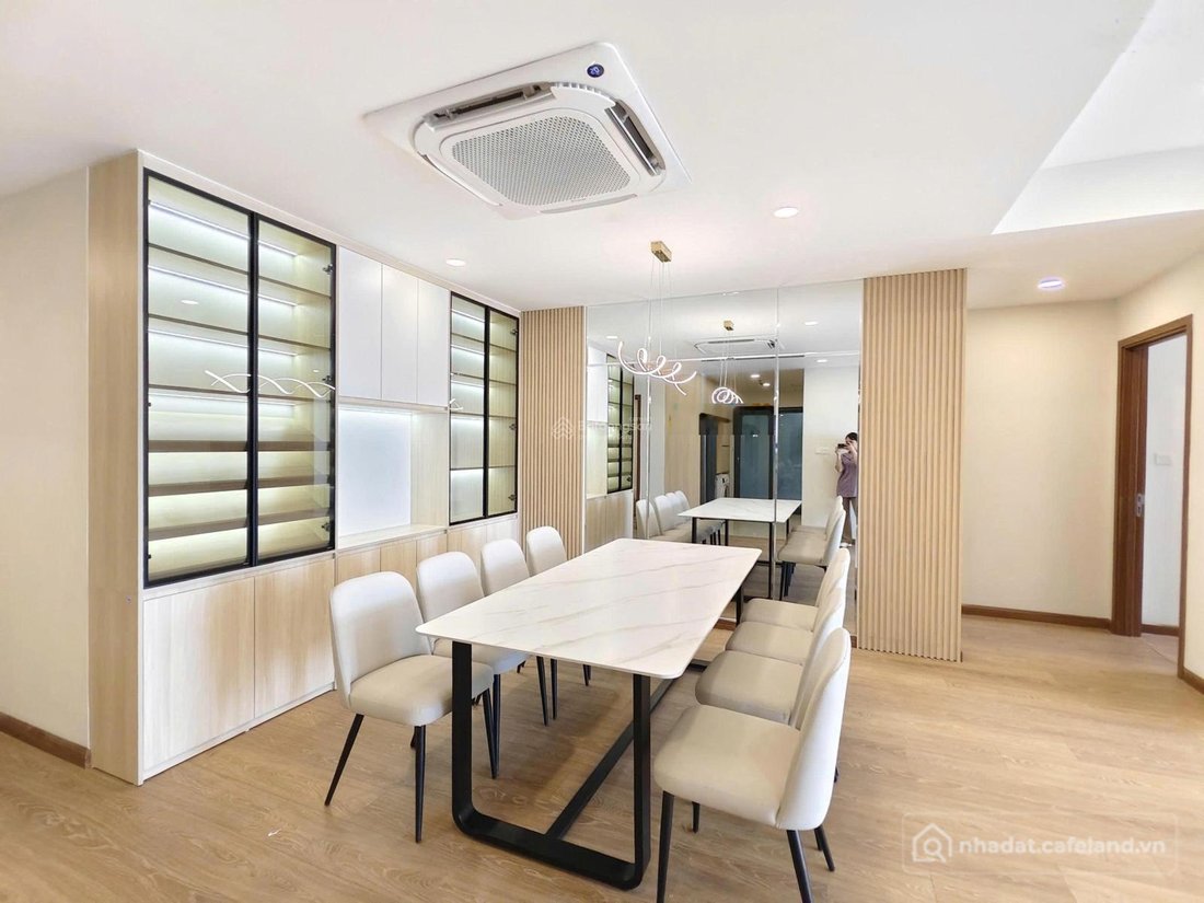 Căn hộ chung cư: 4PN Discovery Complex 210m² - Nội thất cao cấp đẹp như ảnh, vie