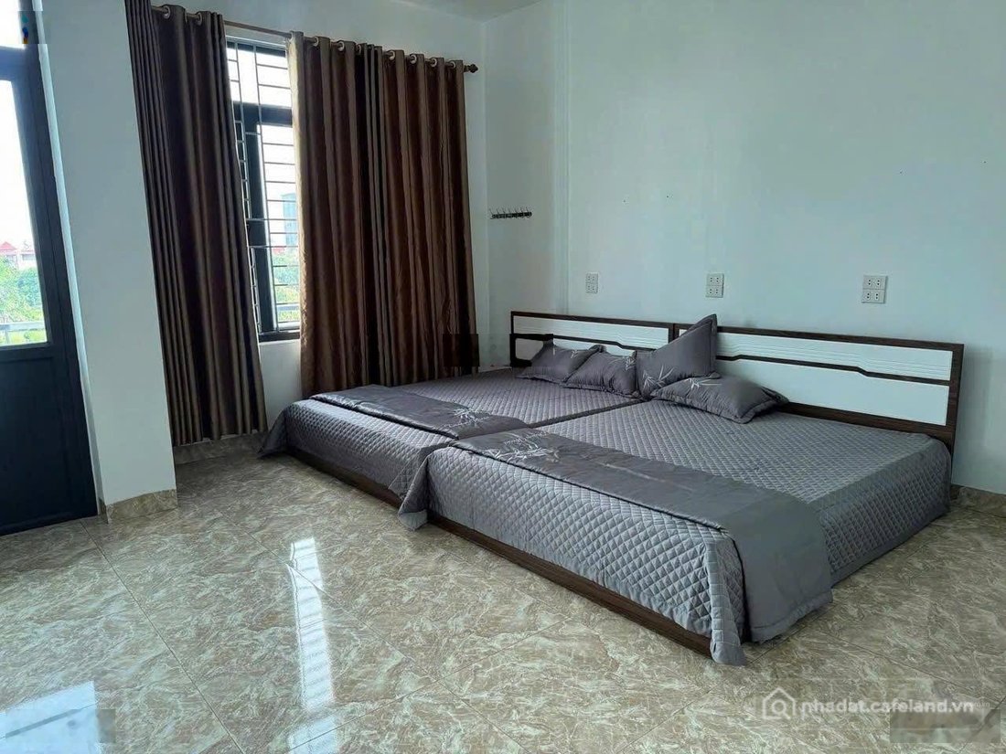 Nhà riêng: Cho thuê nhà 5 tầng, 9 phòng ngủ gần Ngã 6 Vincom; LH 0327059136