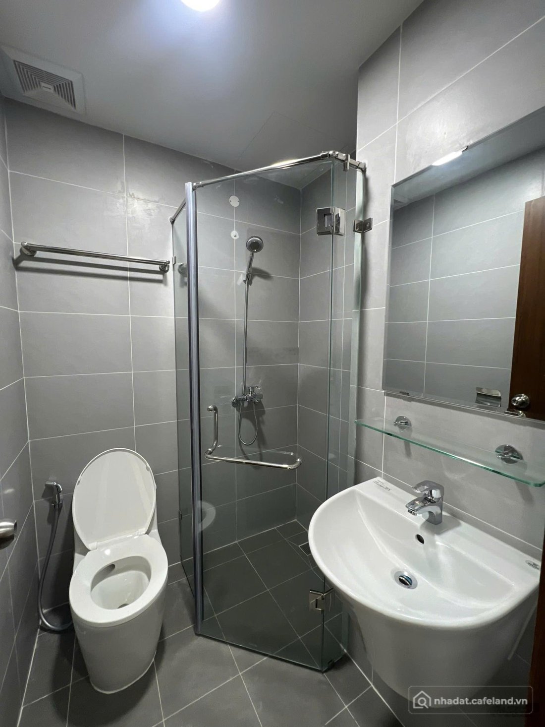 Căn hộ chung cư: CC đẹp xuất sắc cho thuê tại Bcons City THÁP TTTM, 5tr5, 52m²,