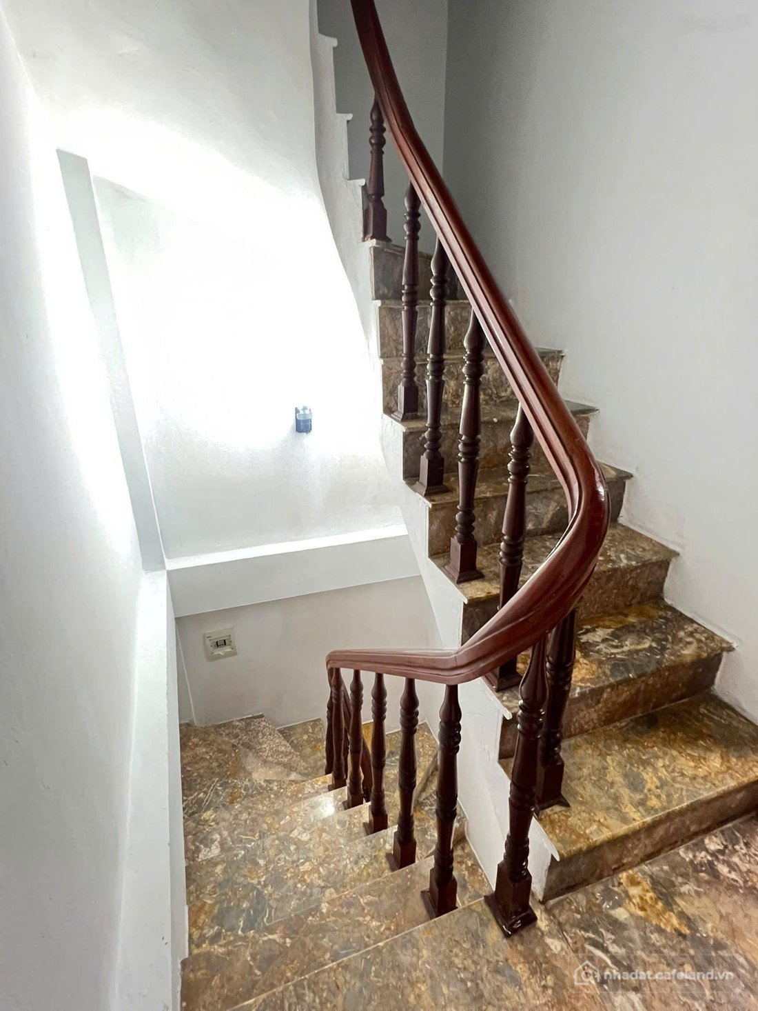 Nhà riêng: Cho thuê nhà riêng tại 34 ngõ 230, Lạc Trung, 23m2, 7 triệu,
