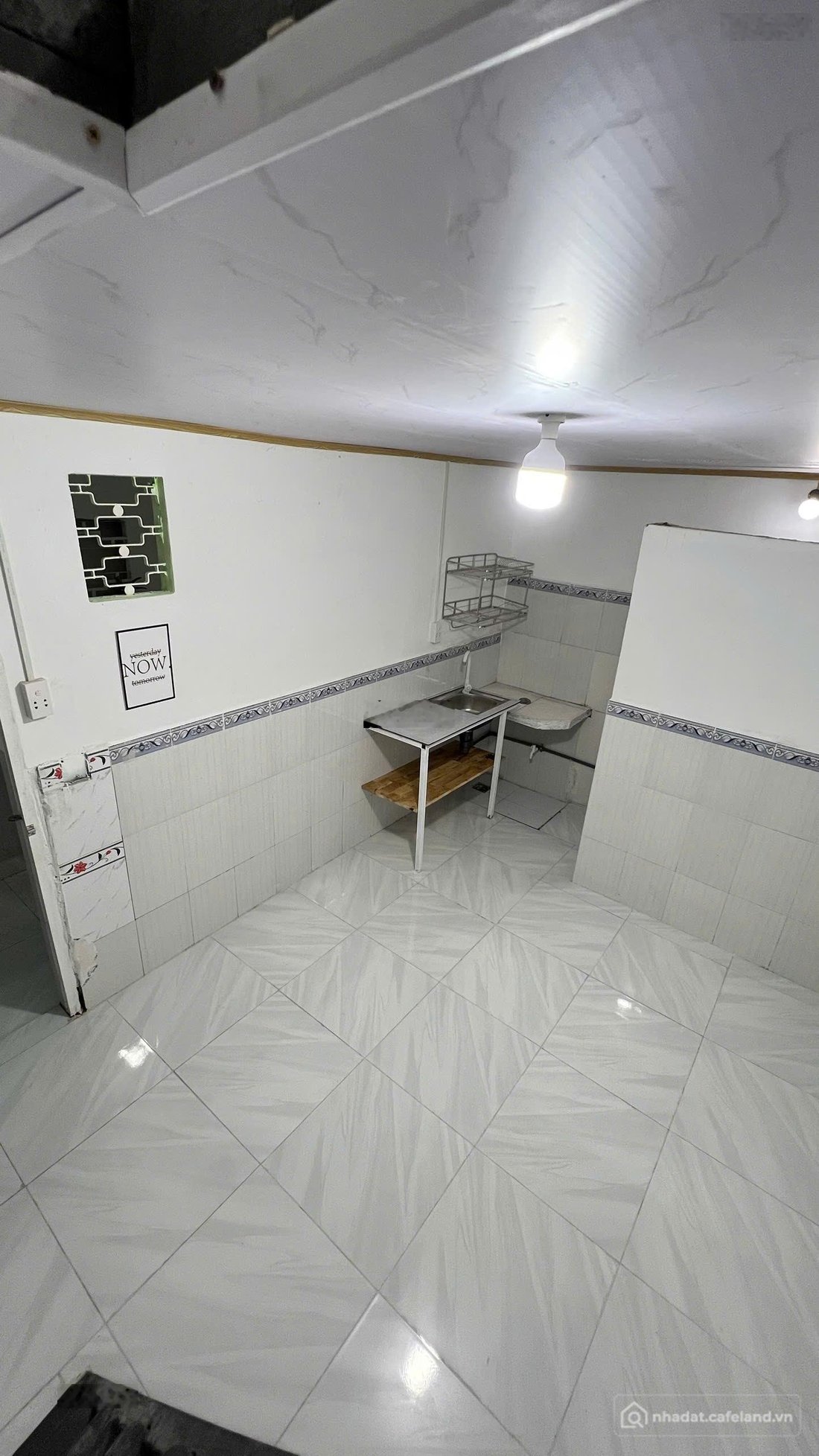 Phòng trọ: Chính chủ phòng mới gác suốt cực rộng cao 2m không đụng đầu, giá 2tr7