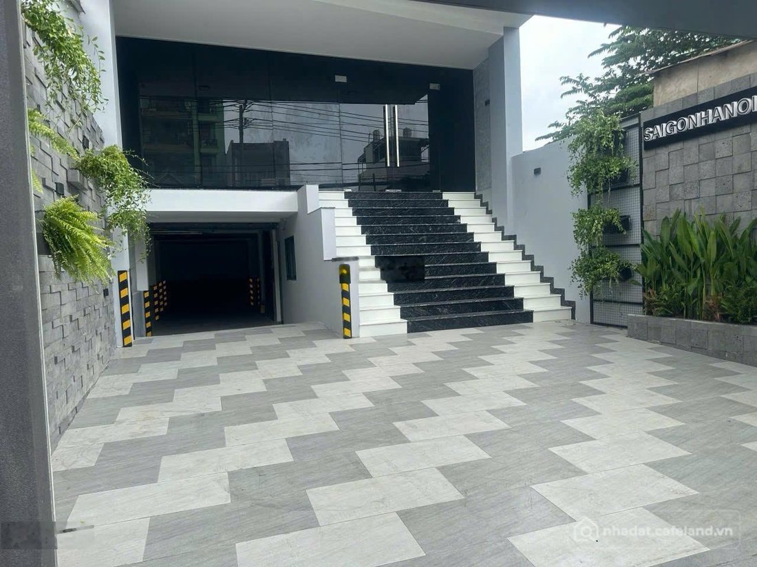 Nhà riêng: Nguyễn Xí Bình Thạnh | Hầm - 6 Lầu - Thang Máy | 110tr/tháng