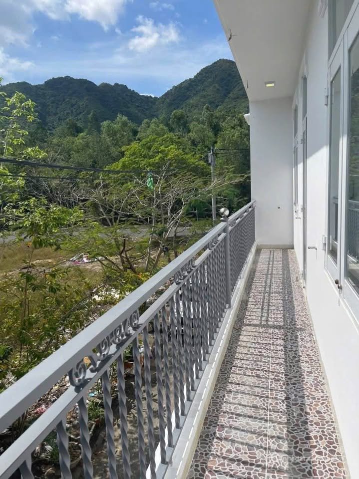 Nhà riêng: Cho thuê nhà nguyên căn góc siêu xinh tại Đất Lành, Vĩnh Thái, giá 7