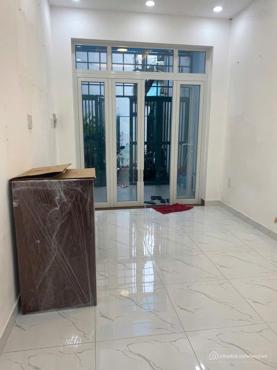 Nhà riêng: Cho thuê Nhà mới Nguyễn Trọng Tuyển - Phú Nhuận - 4PN 5WC - Hẻm xe hơ