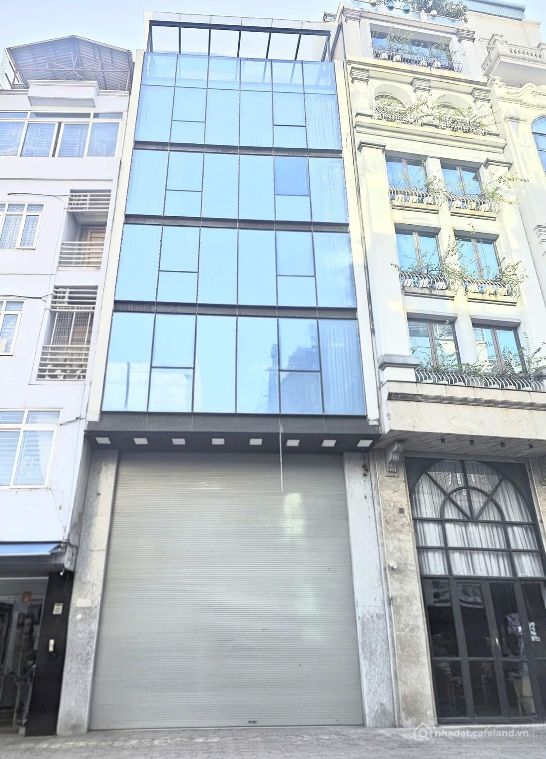 Nhà riêng: Cho thuê nhà trần duy hưng 65m2 x 5 tầng mt 5m thông sàn ô tô tránh c