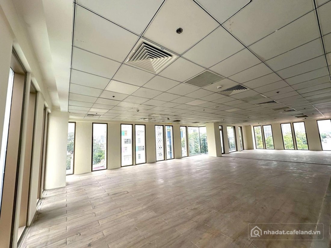 Nhà riêng: Tòa nhà mặt tiền phan đăng lưu ngã tư phú nhuận